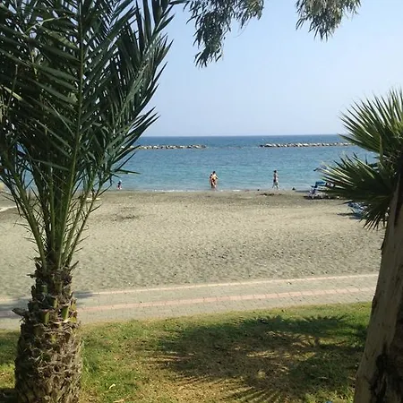 Kantara 2 - Two Bed Opposite The Beach With Pool